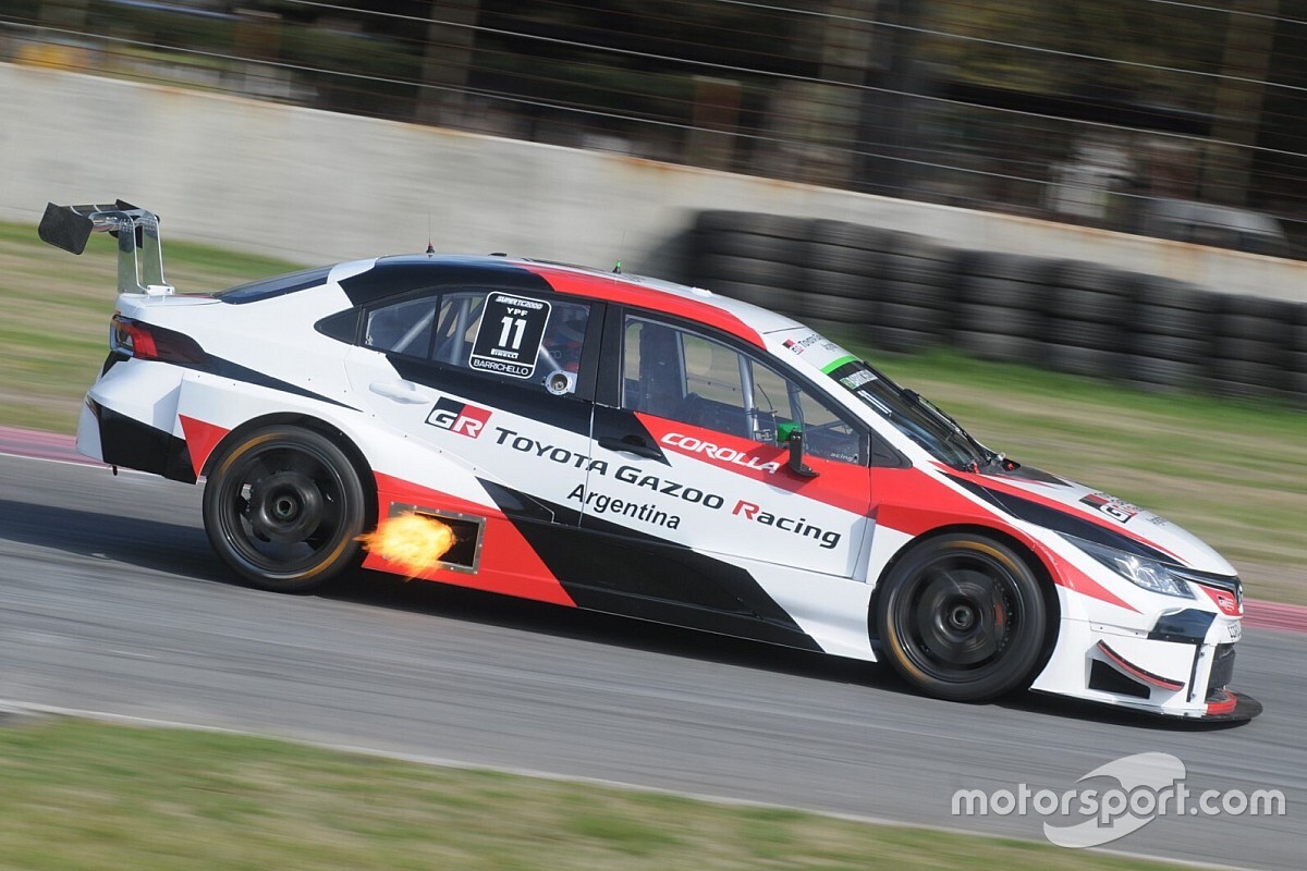 Barrichello escala dez posições e termina em oitavo na estreia no Super TC2000; vitória ficou com Canapino