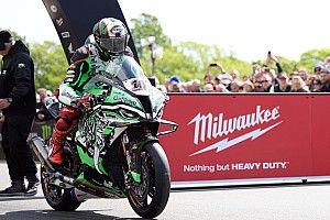 Hickman praises “best bike I’ve ever ridden” after Senior TT win