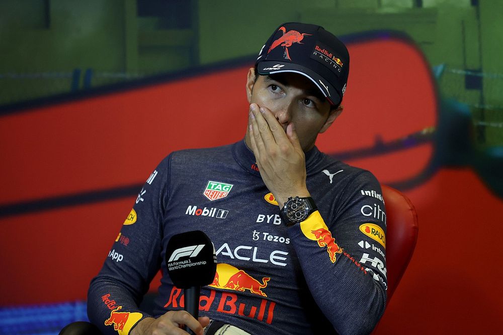 "Verstappen le dio una paliza a Pérez", dice ex compañero de "Checo"