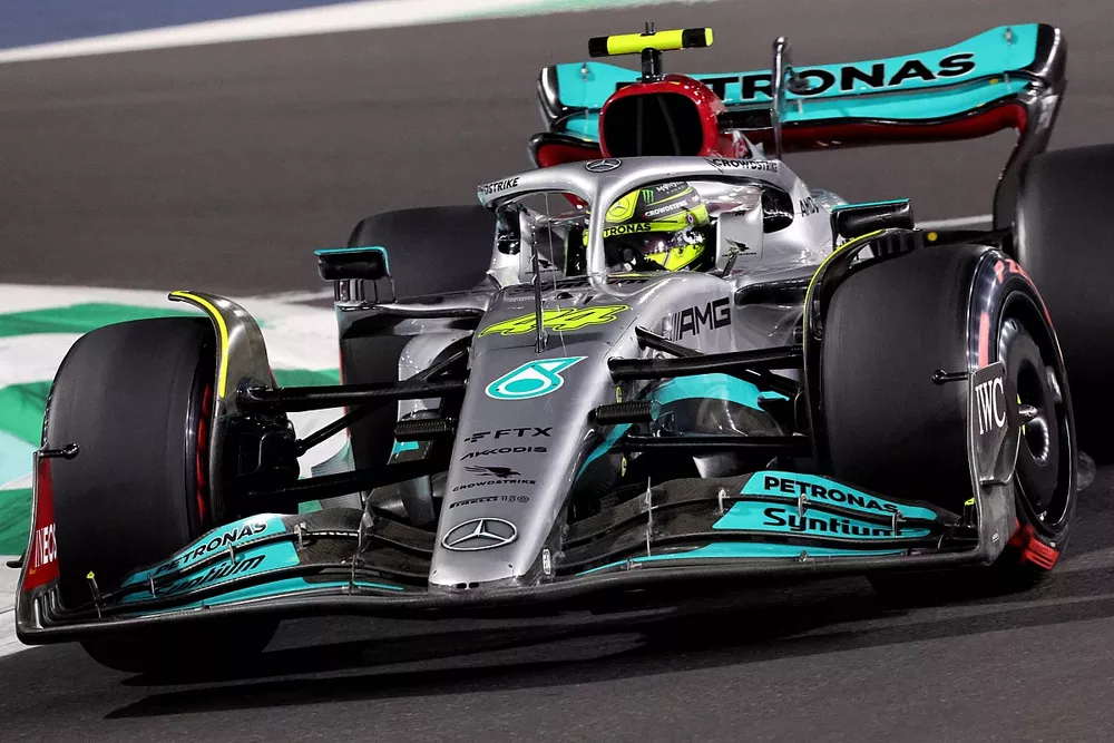 Lewis Hamilton, Mercedes W13 