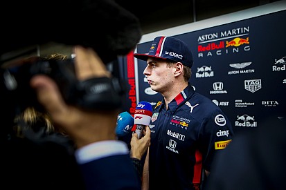 Verstappen a piros helyett inkább a kéket vagy az ezüstöt választaná...