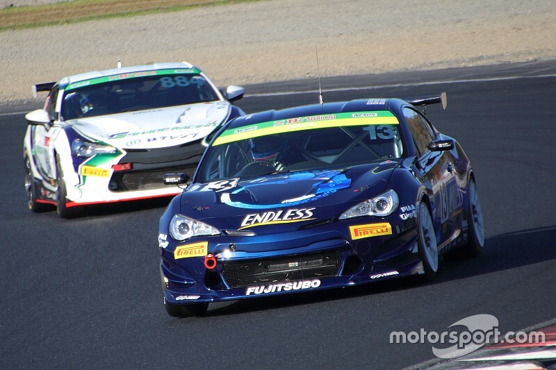第6戦岡山Gr.2決勝|FCYを味方につけ13号車が今季初V、ST-4王者は884号車