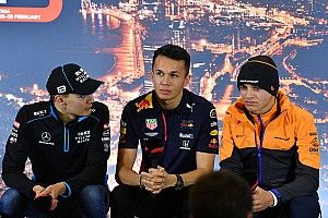 Russell reméli, a Mercedes követi a Ferrari példáját