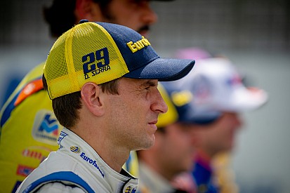 Serra admite ansiedade antes de decisão que poderá render feito de pai na Stock Car