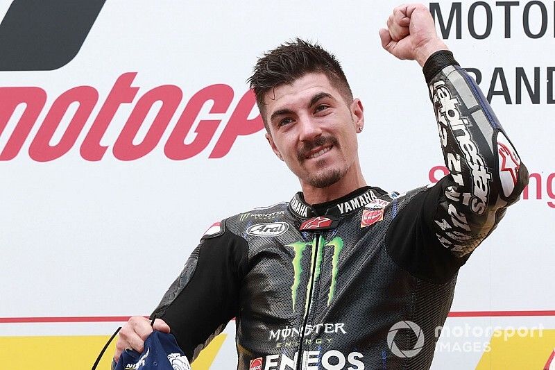 Podio: il vincitore della gara Maverick Vinales, Yamaha Factory Racing