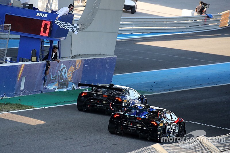 Lamborghini, PRO+PRO AM: spettacolare volata-trionfo di Cecotto