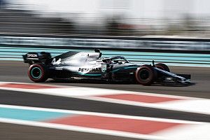 Hamilton: pole ad Abu Dhabi, Mercedes domina