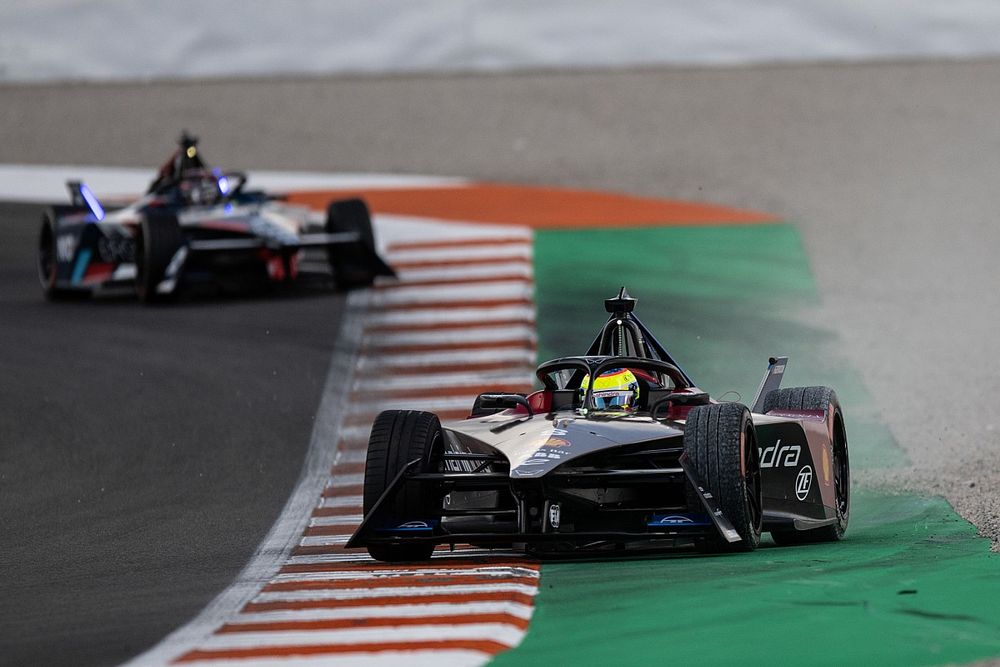 Rowland optimistic after battling illness in "extremely difficult" Formula E off-season