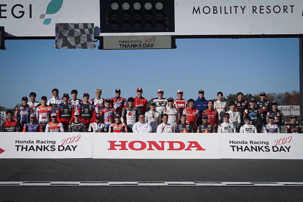 ホンダ・レーシング サンクスデー2022が開催。F1王者フェルスタッペン来場やRB16B”ありがとう号”の日本初走行にファン2万人が集結