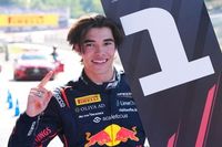 F3 Silverstone: Tsolov continúa con su gran racha; Mari Boya 4º en casa de Aston