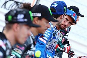 Alex Rins Pilih Tidak Operasi meski Alami Robek Ligamen Bahu