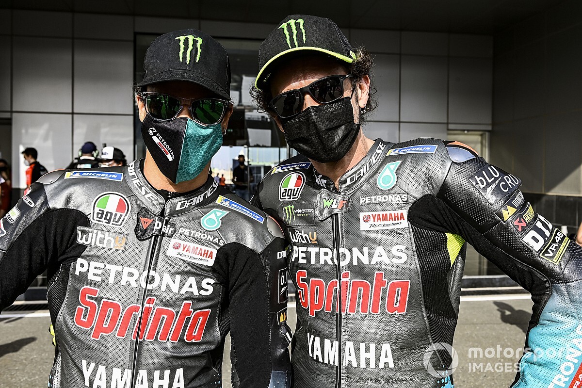 Morbidelli scherza: "Non ci si può mai fidare di Valentino"