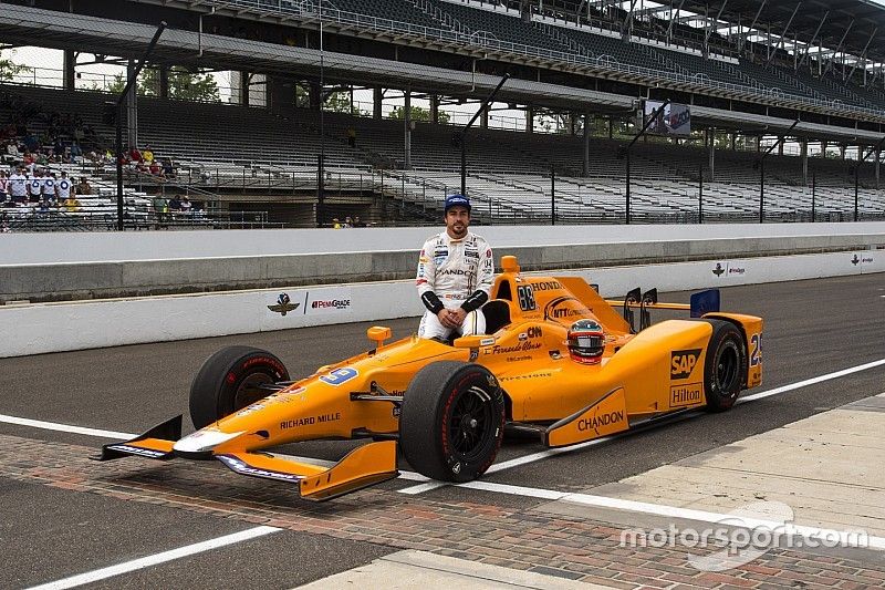 Portrait officiel avant les qualifications de Fernando Alonso, Andretti Autosport Honda