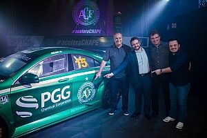 Chapecoense apresenta carro para o Mercedes Benz Challenge