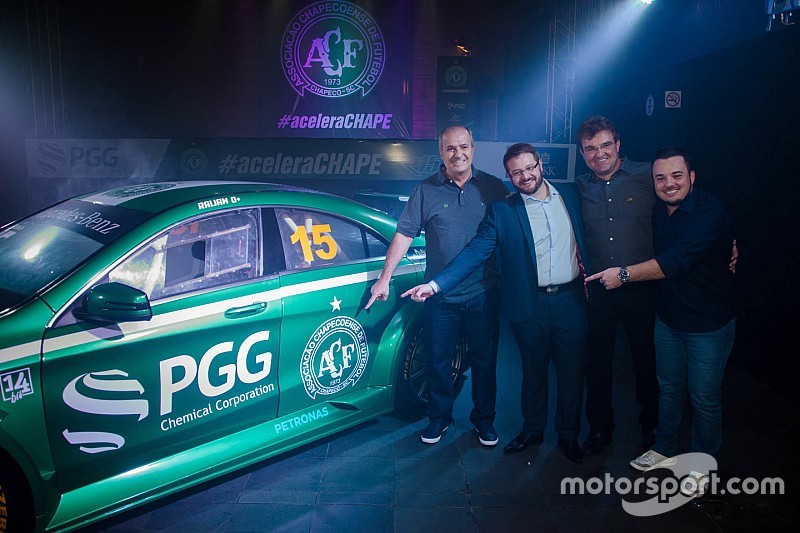 Chapecoense apresenta carro para o Mercedes Benz Challenge