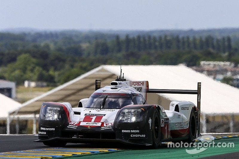 24h Le Mans 2017: Porsche im Freien Training an der Spitze