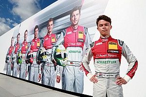 De Vries in actie tijdens DTM-test Lausitzring