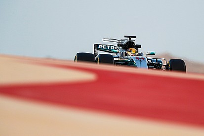 Videón Hamilton és a leggyorsabb kör a bahreini versenyről