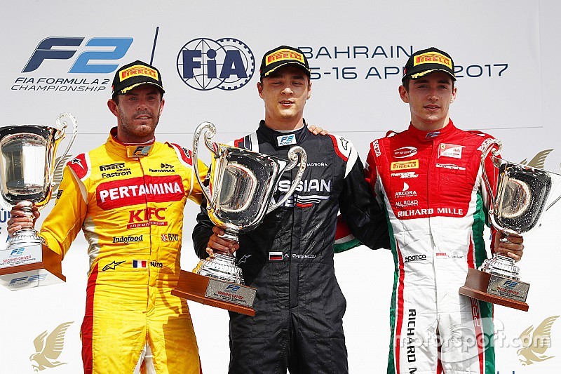 F2 Bahrain: Markelov juarai Feature Race, Gelael P17