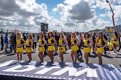 Grid Girls chamam atenção no fim de semana na Holanda