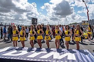 Grid Girls chamam atenção no fim de semana na Holanda