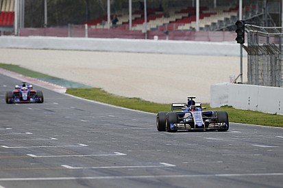 Sainz: "Un V6 Ferrari 2016 che va più di noi è una situazione disperata"