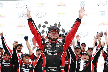 Clements da la sorpresa y se lleva la victoria en Road America