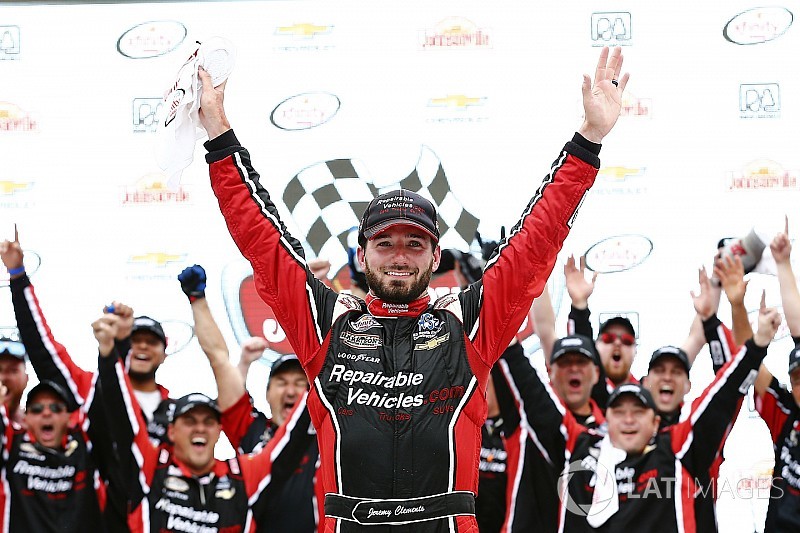 Clements da la sorpresa y se lleva la victoria en Road America