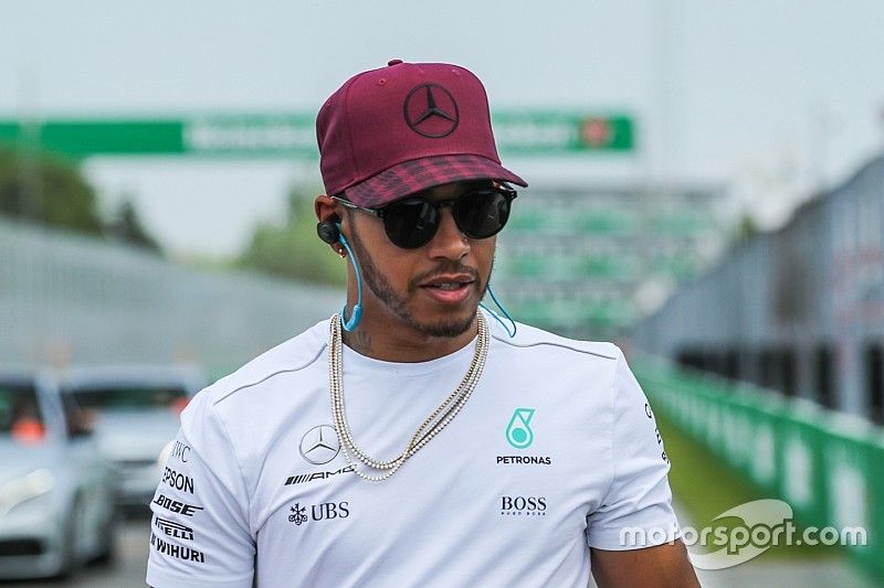 Hamilton demuestra de qué están hechos los mejores pilotos, dice Wolff
