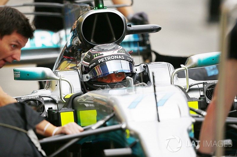 Bottas troca câmbio e perde cinco posições no grid no Japão