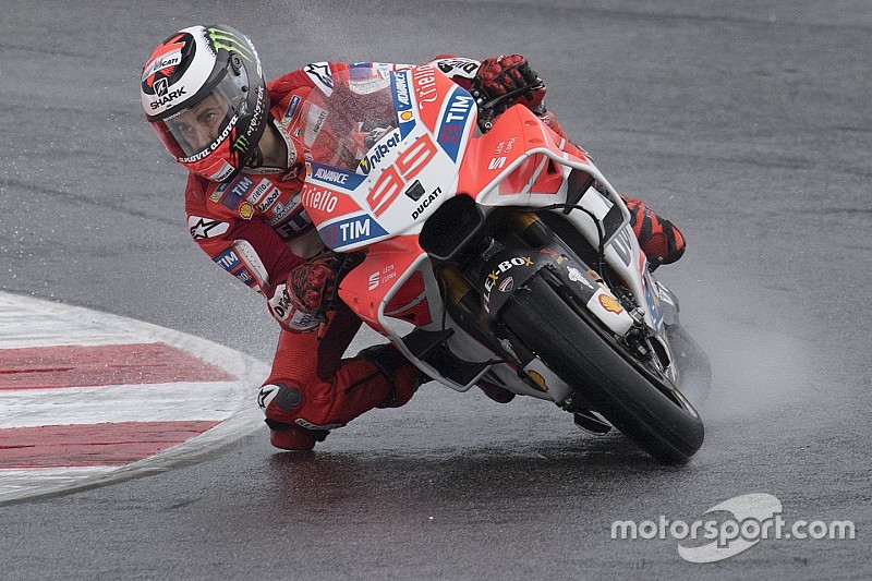 VIDEO: Lorenzo terjatuh saat pimpin balapan