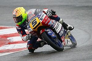 Fenati da una lección en mojado; Mir, 2º