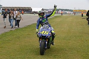 GALERI: Selebrasi kemenangan ke-10 Rossi di Assen