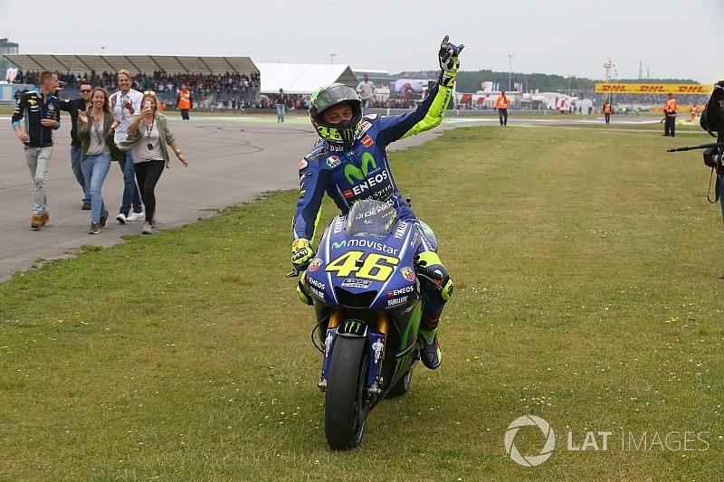 GALERI: Selebrasi kemenangan ke-10 Rossi di Assen