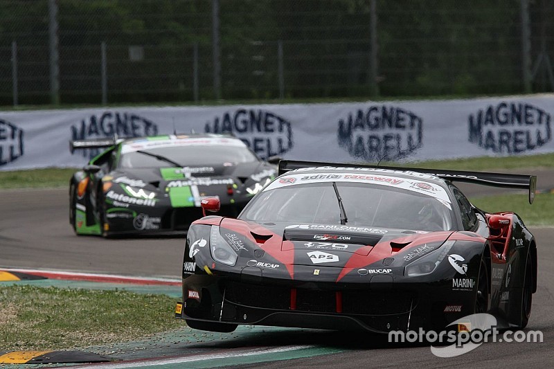Marco Cioci sale sulla Ferrari 488 dell'Easy Race al Mugello