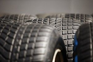 Pirelli zoekt teams om 2018-regenbanden te testen op wagens uit 2015