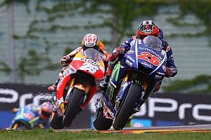 Viñales: "Motor goed op droge baan, geen grip in de regen"