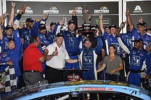 VIDEO: Ricky Stenhouse Jr. y su equipo narran la victoria en Daytona