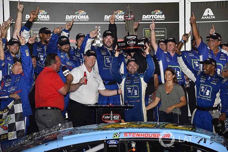 VIDEO: Ricky Stenhouse Jr. y su equipo narran la victoria en Daytona