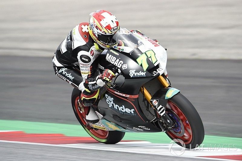Aegerter troeft Marquez en Oliveira af in eerste Silverstone-training