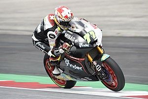 Aegerter troeft Marquez en Oliveira af in eerste Silverstone-training