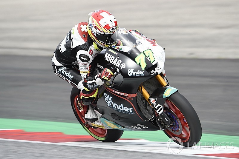 Aegerter troeft Marquez en Oliveira af in eerste Silverstone-training