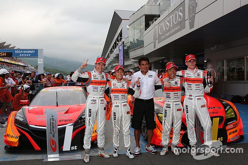 【スーパーGT】優勝の野尻と小林、語り尽くせない”ARTAへの感謝”