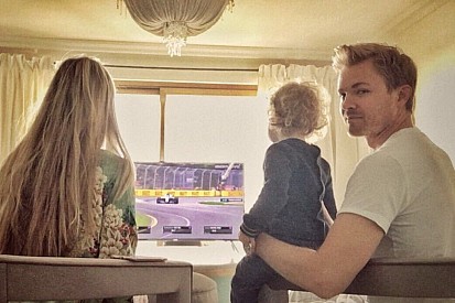 Rosberg observa la F1