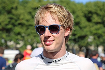 Brendon Hartley sustituiría a Kanaan en Chip Ganassi