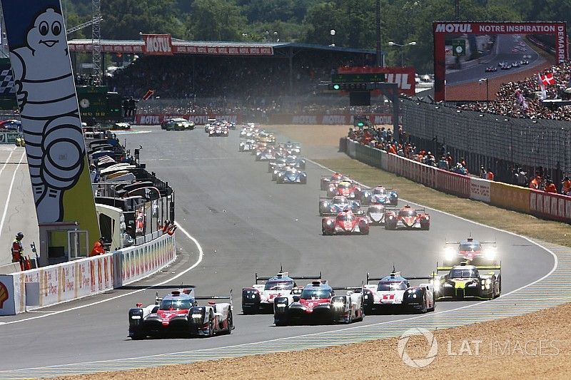 Start: #7 Toyota Gazoo Racing Toyota TS050 Hybrid: Mike Conway, Kamui Kobayashi, Stéphane Sarrazin mène