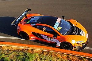 Экипаж McLaren выиграл "12 часов Батерста"