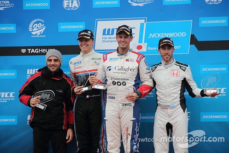 WTCCもてぎレース1:雨中の激戦でチルトンが圧勝。道上龍10位