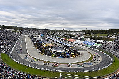 Schnee in Martinsville: NASCAR-Rennen auf Montag verschoben