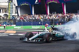 Lowe onder de indruk van Hamilton: "Had hem graag tegen Senna zien racen"